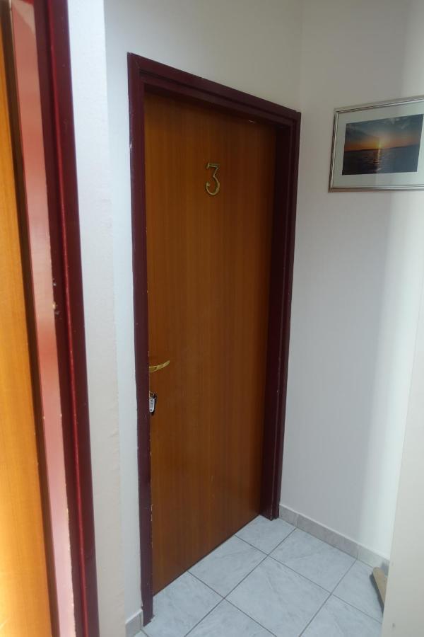 Apartments Galeb Ртина Экстерьер фото